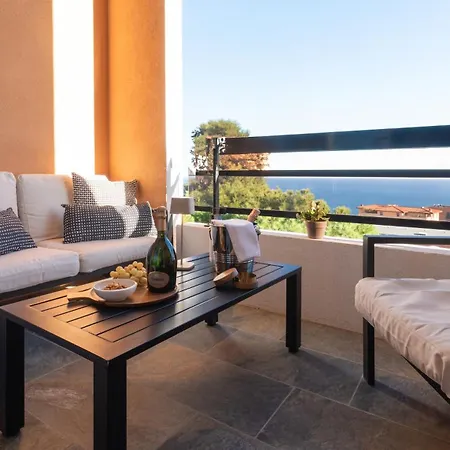 Monaco Border Luxury - Sea View - Pool شقة بوزولي