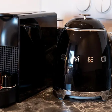 Monaco Border Luxury - Sea View - Pool شقة *