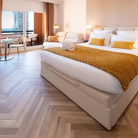 شقة Monaco Border Luxury - Sea View - Pool بوزولي