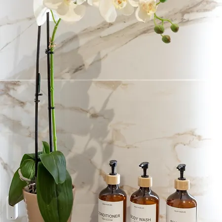 Monaco Border Luxury - Sea View - Pool * بوزولي